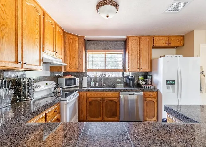 Holiday home Spacious House With Hot Tub Spa, To Enjoy Red Rock View, Near Amitabha Stupa, And Trails Sedona