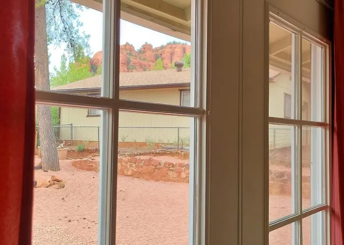 Holiday home Spacious House With Hot Tub Spa, To Enjoy Red Rock View, Near Amitabha Stupa, And Trails *