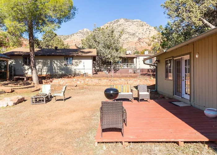 Holiday home Spacious House With Hot Tub Spa, To Enjoy Red Rock View, Near Amitabha Stupa, And Trails