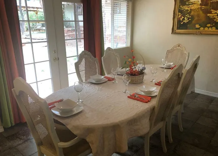 Spacious House With Hot Tub Spa, To Enjoy Red Rock View, Near Amitabha Stupa, And Trails Holiday home Sedona